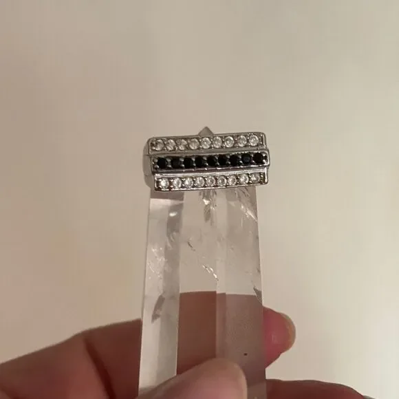 Vintage triple bar ring with white and black stones sz 6